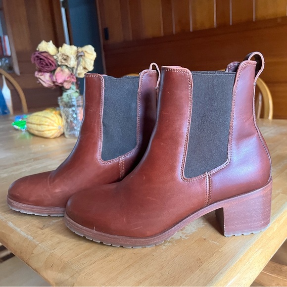 Ana Go-To Heeled Chelsea Boot Auburn - Picture 5 of 8